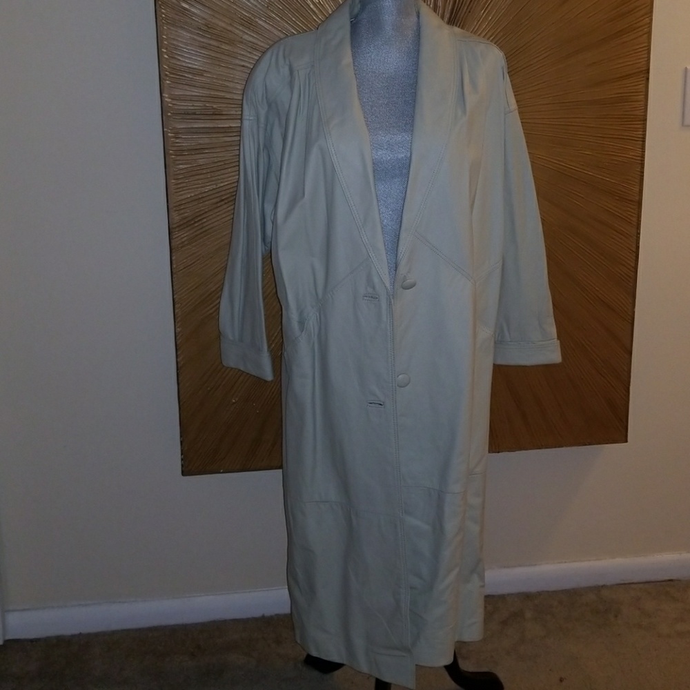 VINTAGE Cream leather trench coat